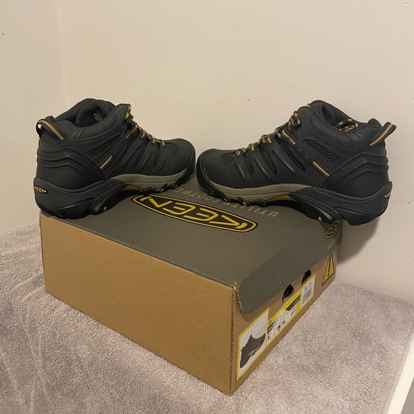 Keen Utility Work Boots | Size - 9D | Color - Raven / Tawny Olive | Steel Toe - Picture 7 of 11